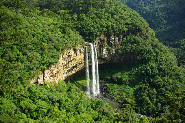 Caracol Waterfalls
