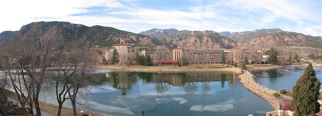 Cheyenne Lake, Lakeside Resorts