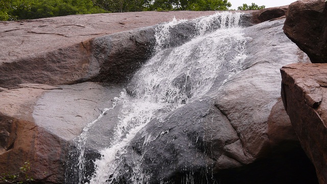 Jalagamparai Waterfalls 