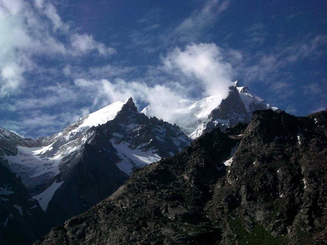 Dashaur Lake hiking trails in Himachal Pradesh