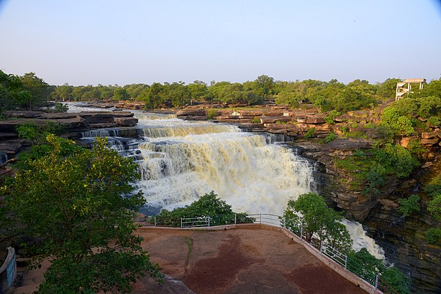 Raj Dari Waterfalls, Chandraprabha Wildlife