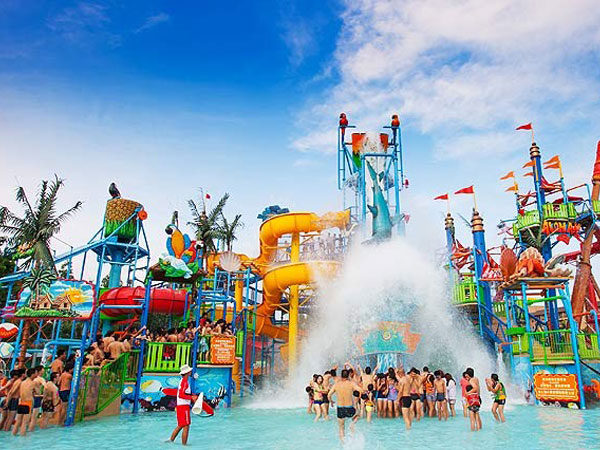 6 Wildest and Thrilling Waterslides in the World - View Traveling