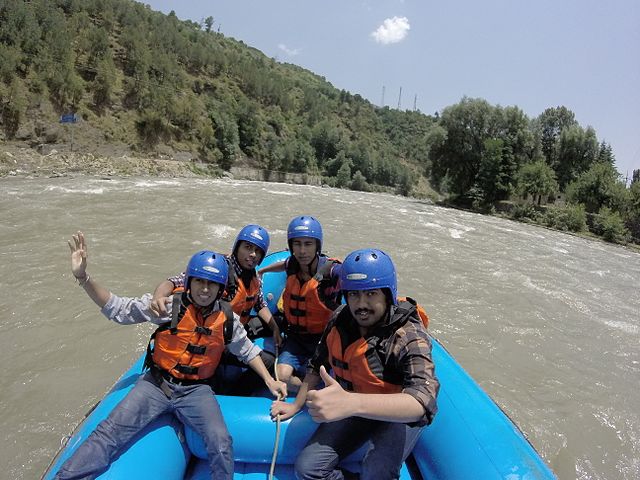 kullu river rafting