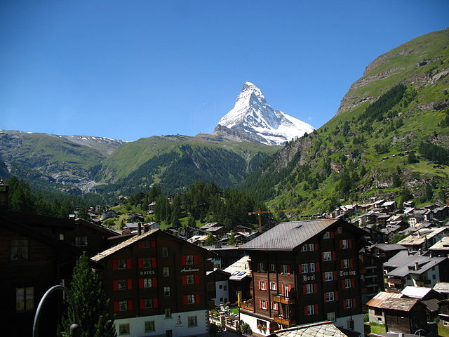 Glacier Express Scenic train rides