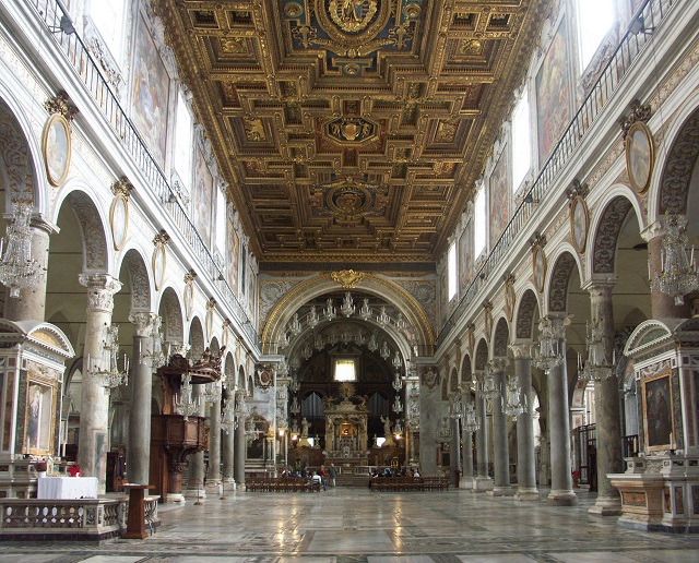 Basilica Santa Maria in Ara Coeli Interior