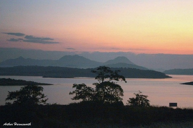 Zimbabwe Tourist Attractions Lake Mutirikwe