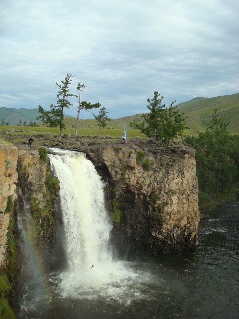 Ulaan Tsutgalan Waterfall