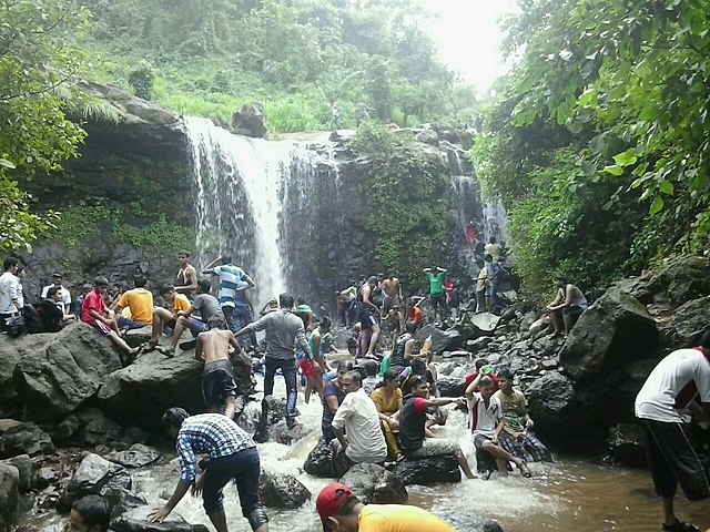 Palasdari waterfall