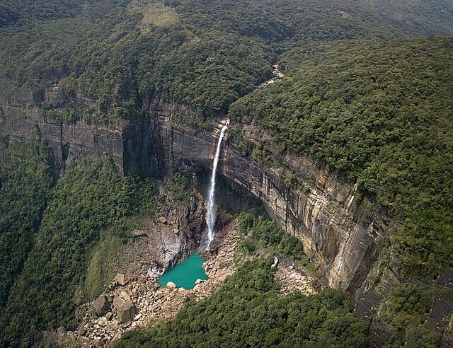 Tallest Waterfalls in Asia Nohkalakai Falls