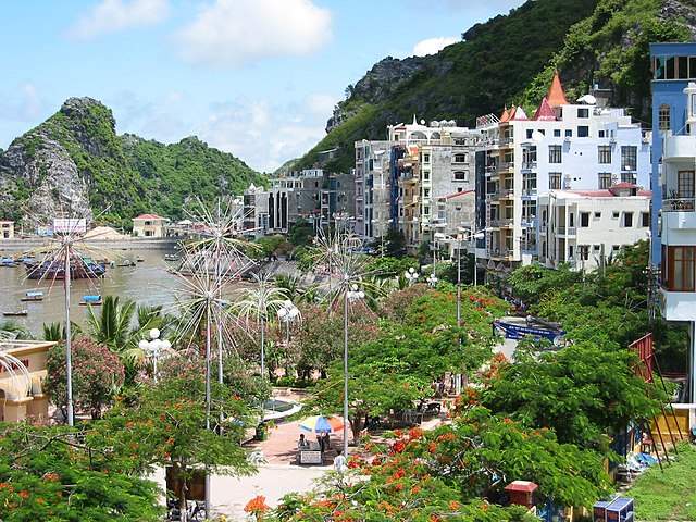 Visiting Cat Ba Island