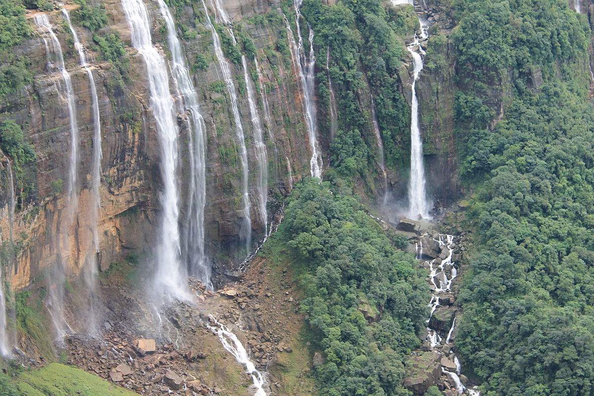 Seven Sisters Waterfalls (Nohsngithiang Waterfalls)